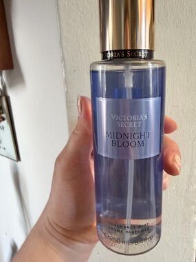 VS Midnight Bloom Fragrance Spray